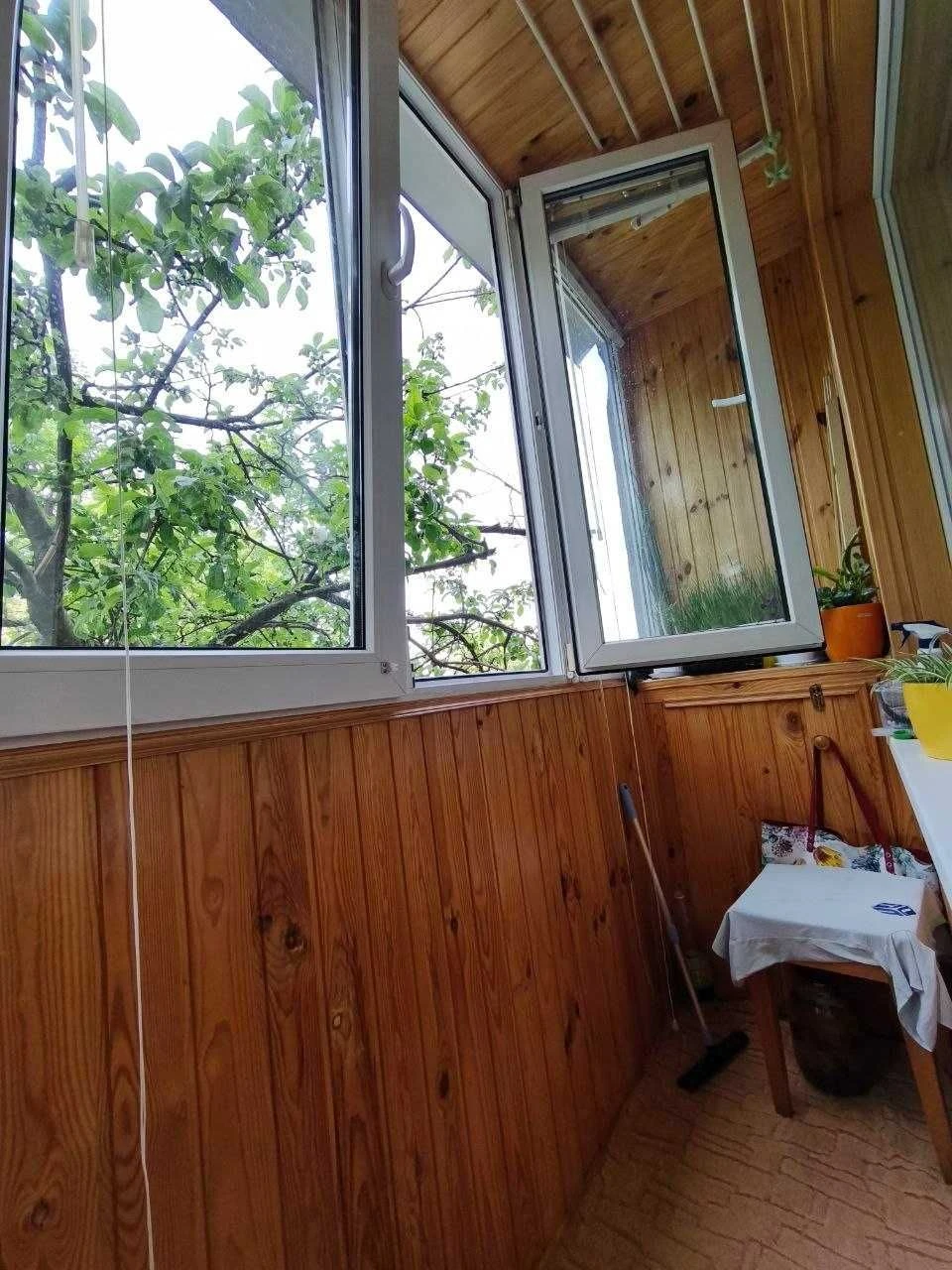 2-кімнатна квартира 44 м² — якісний ремонт, меблі, техніка (