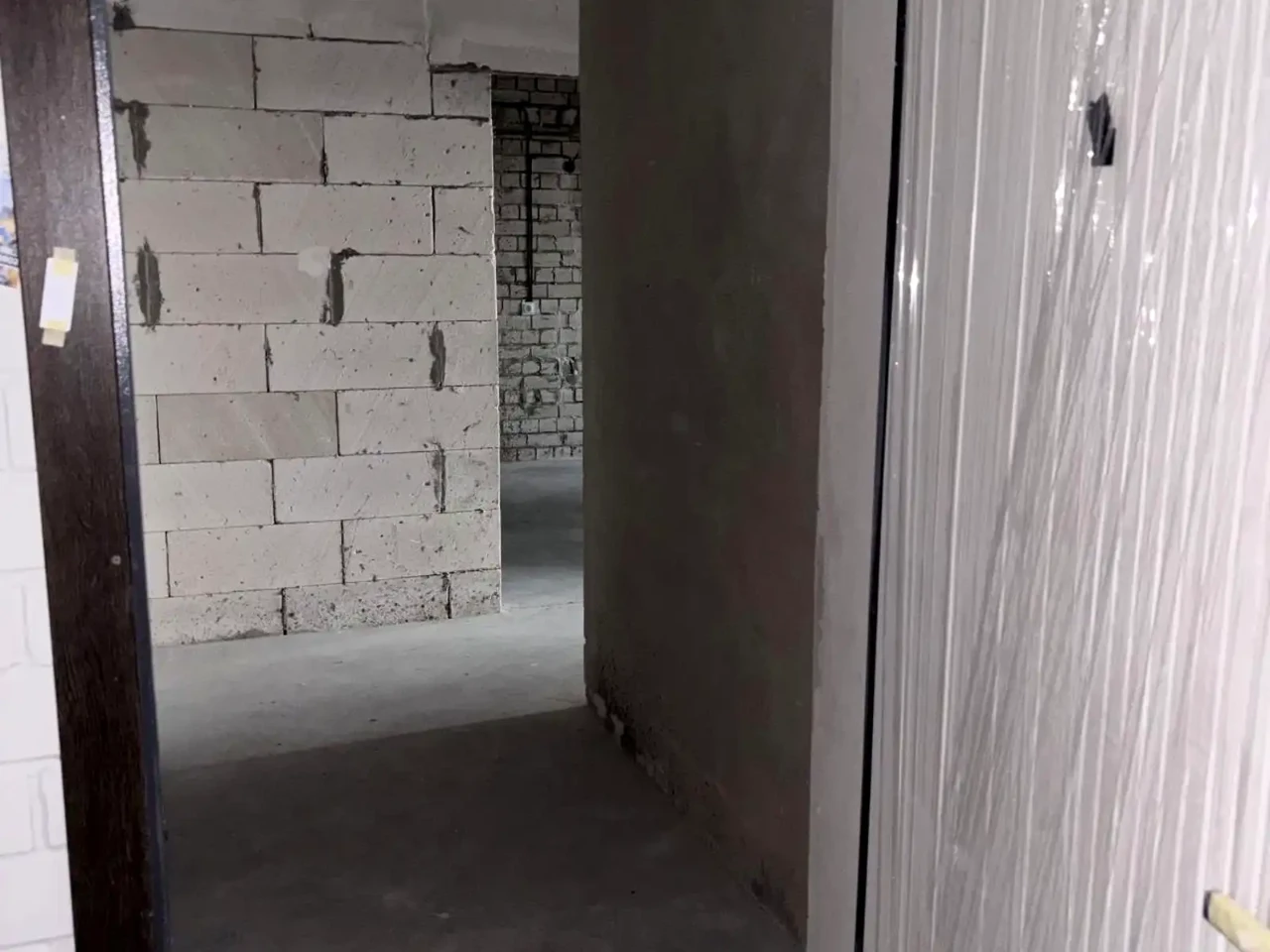 Продаж квартири 1-кімн. 52.5 м² 9/10 пов.