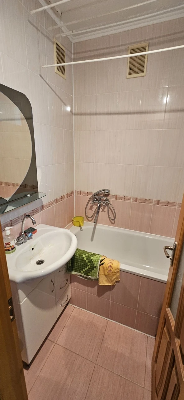Квартира двокімнатна. Продаж. 50.6м2
