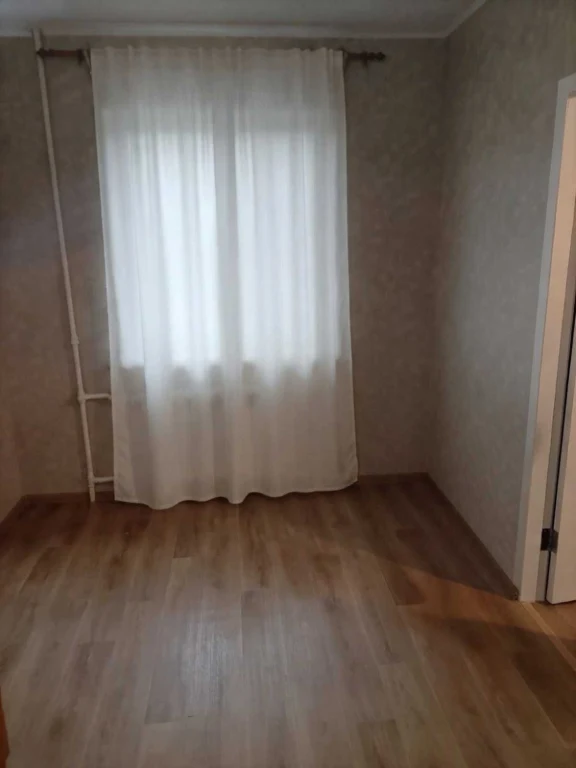 продам 2 кімнатну квартиру метро Армійська