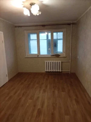 продам 2 кімнатну квартиру метро Армійська