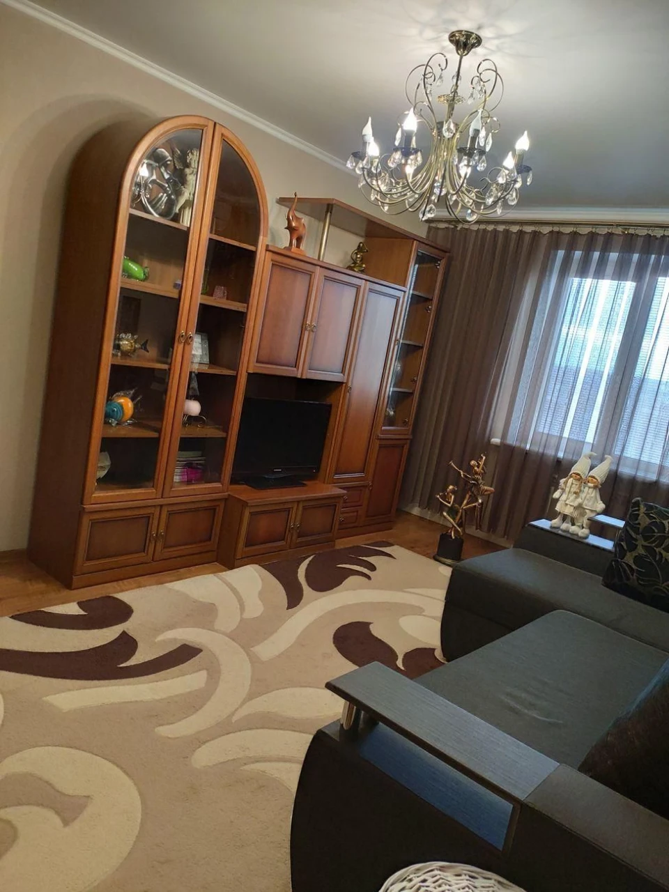 Продаж 2-к.квартири з ремонтом,новобудова, метро Наукова