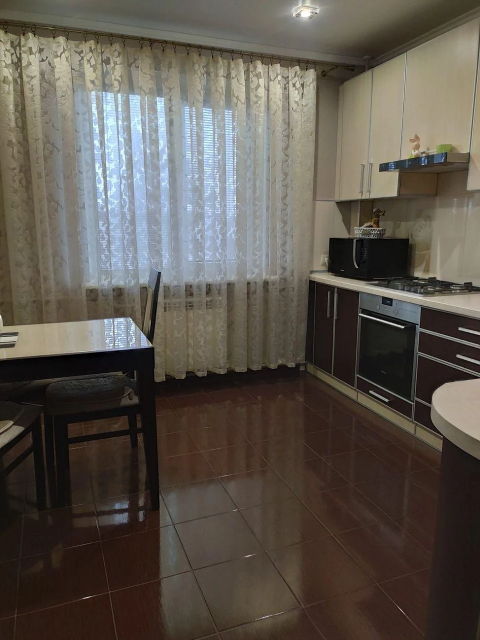 Продаж 2-к.квартири з ремонтом,новобудова, метро Наукова