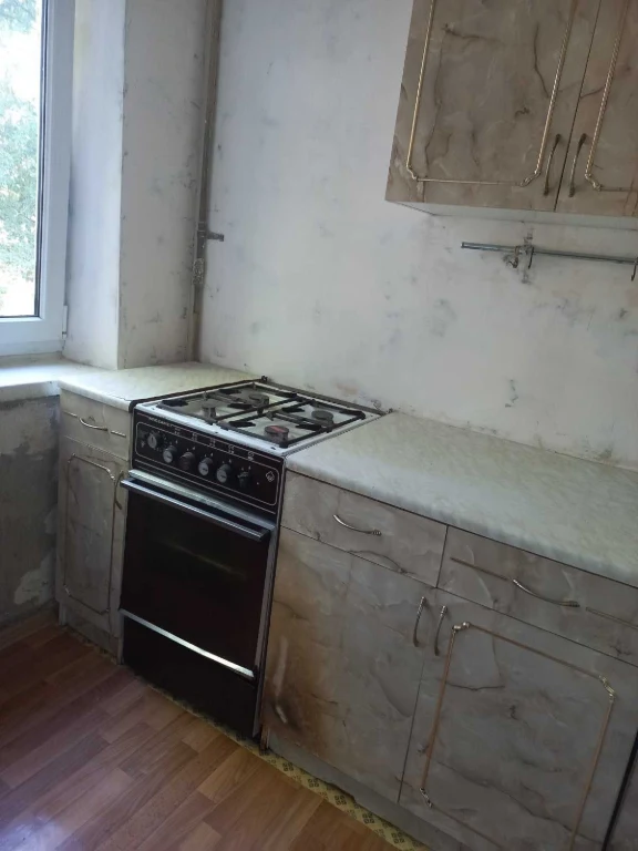 Продам 2 к. квартиру на Салтовке, м. Студенческая,  ул. Свет