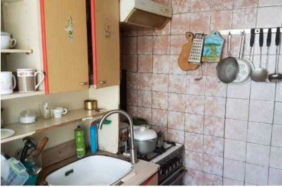 Продам 2 комнатную квартиру в районе ТРК Украина.