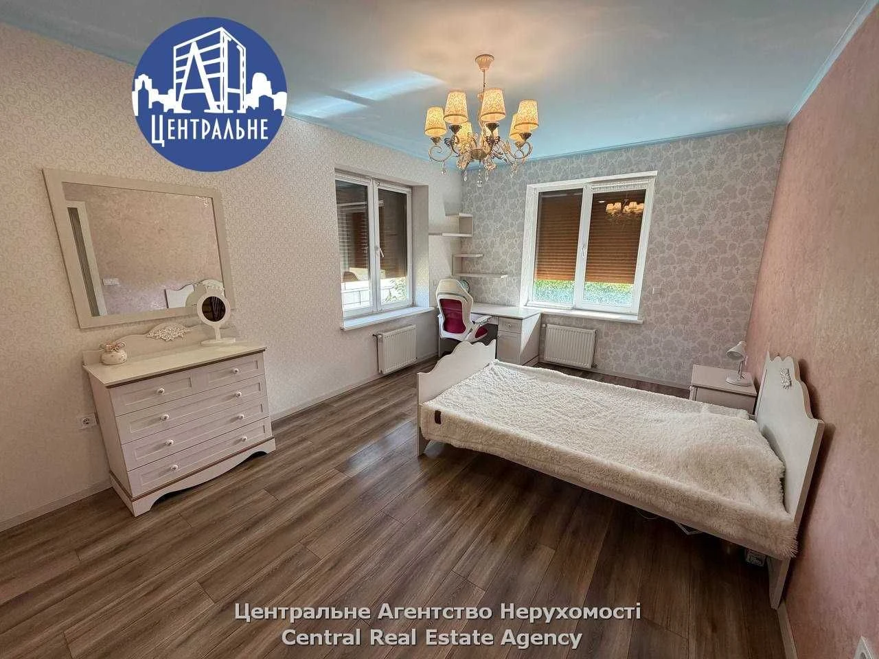 Продаж будинку по вул. Учительська.