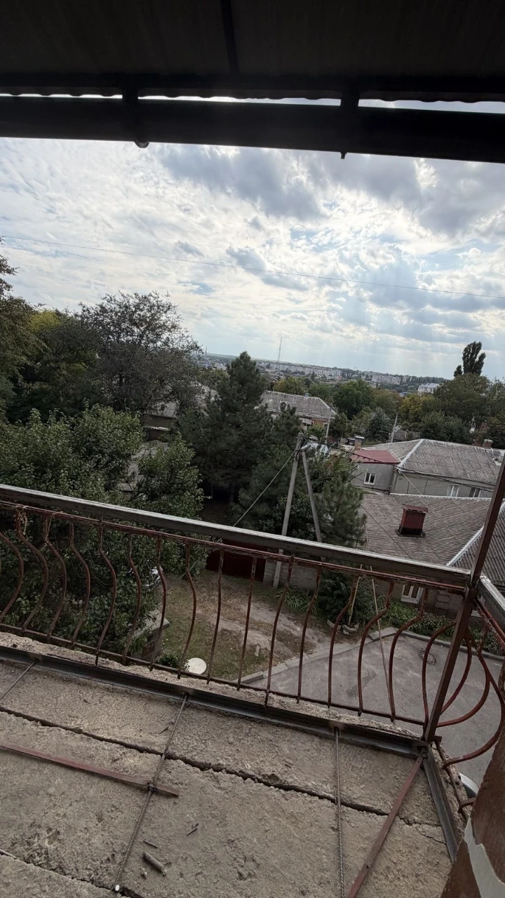 Продаж 2 кімнатної квартири в центрі міста під ремонт сталін