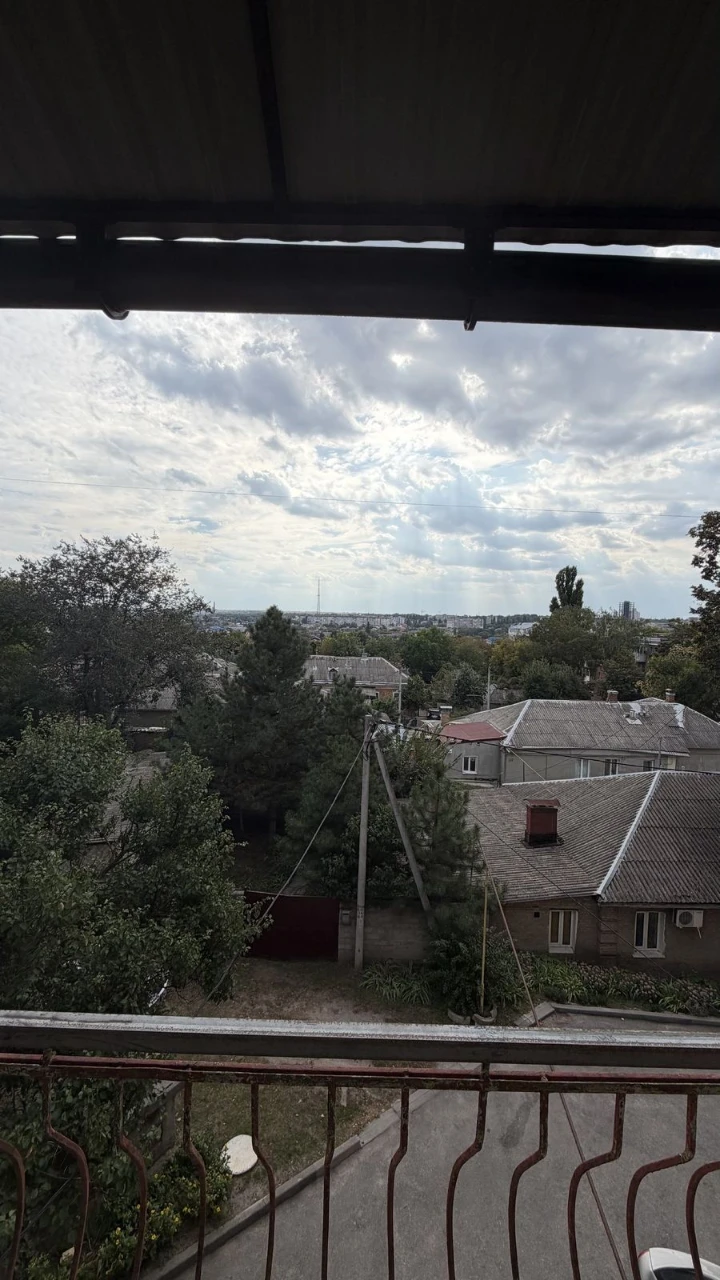 Продаж 2 кімнатної квартири в центрі міста під ремонт сталін