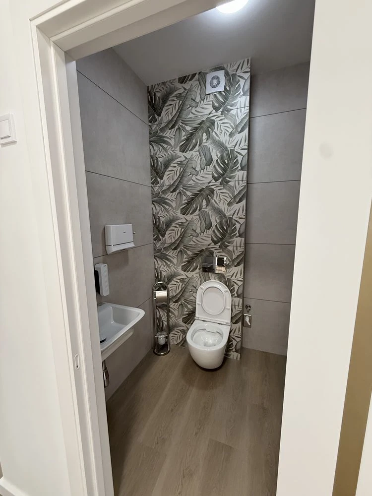 Таунхаус площею 400 кв.м., під комерцію