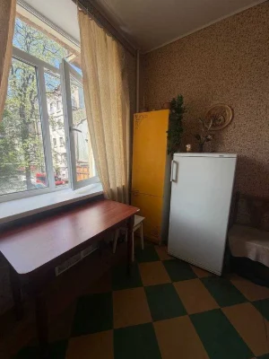 Продам 2 к квартиру Грушевского, центр, сталинка
