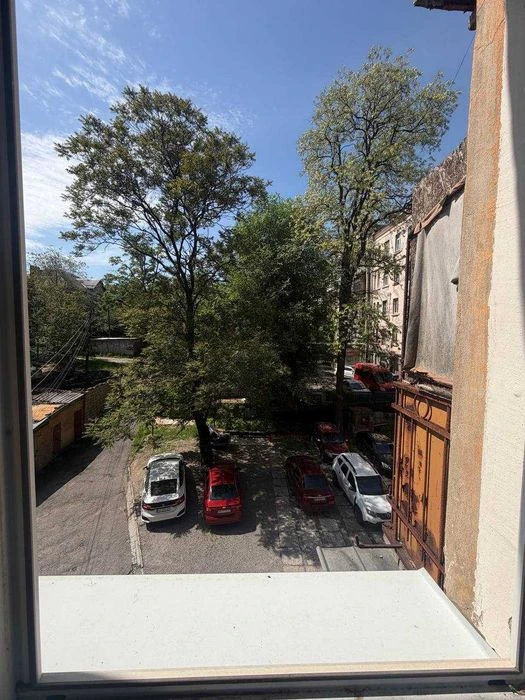 Продам 2 к квартиру Грушевского, центр, сталинка