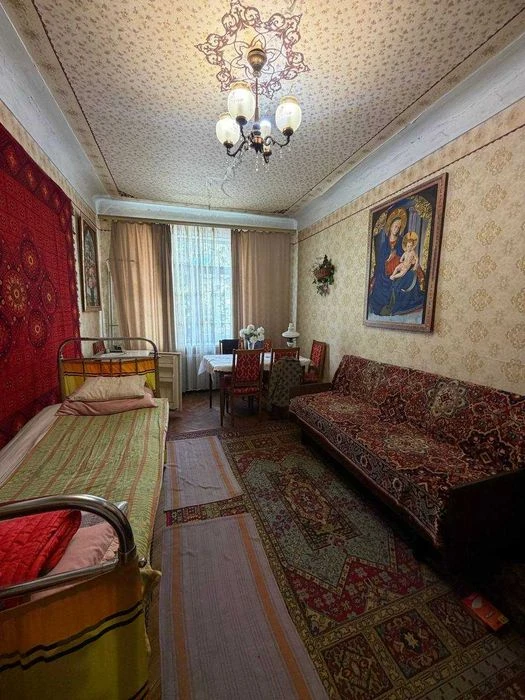 Продам 2 к квартиру Грушевского, центр, сталинка
