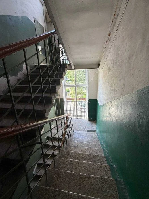 Продам 2 к квартиру Грушевского, центр, сталинка