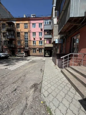 Продам 2 к квартиру Грушевского, центр, сталинка