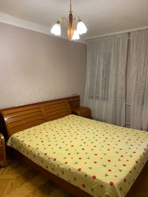 Здається 3х кімн. кв. вул. Оболонська 12, Поділ
