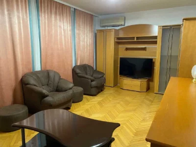 Здається 3х кімн. кв. вул. Оболонська 12, Поділ