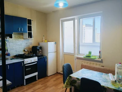 Здається з 23.09 -2х к. кв Європейського Союзу Масив Мостись