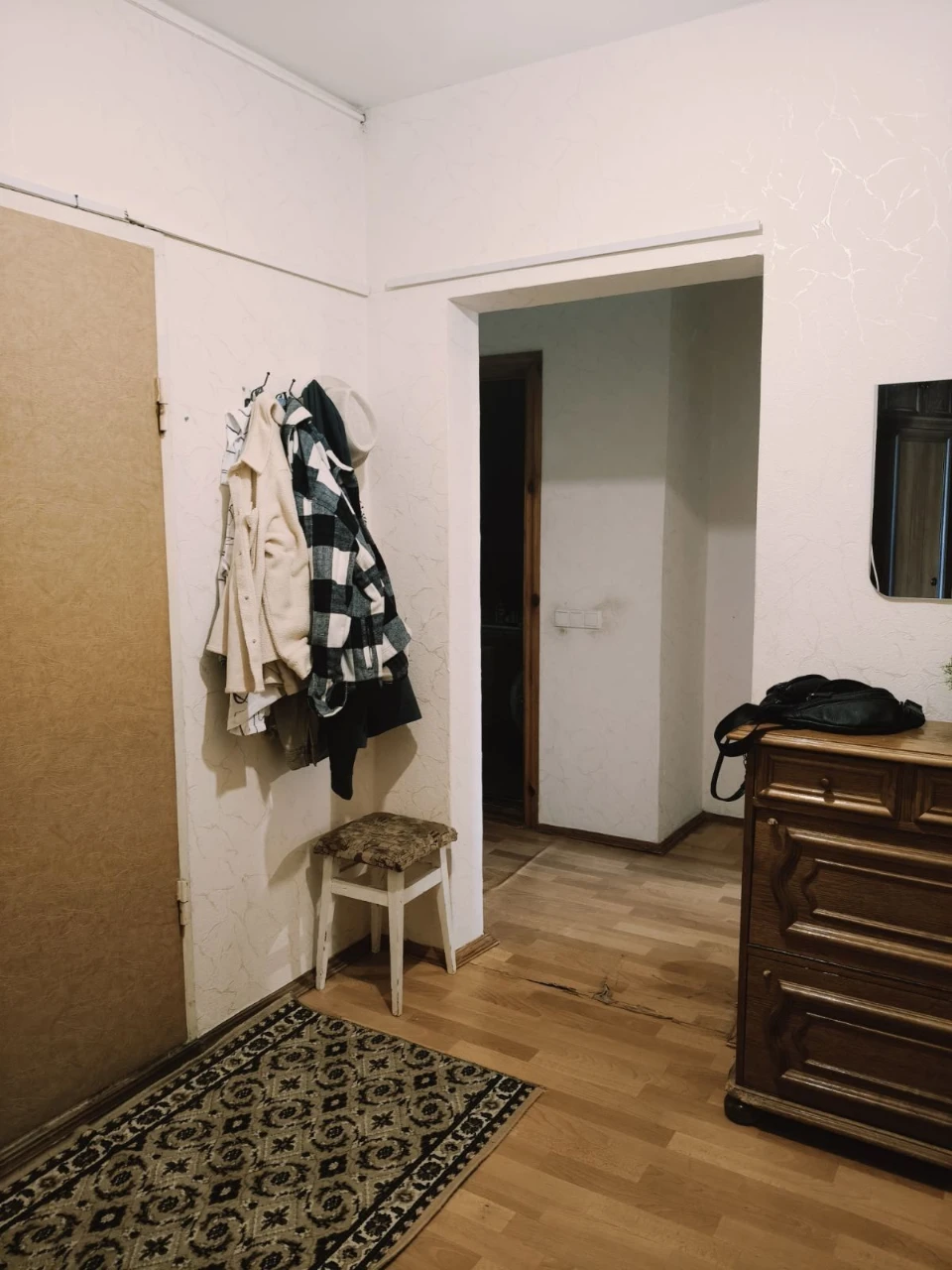 Здається з 23.09 -2х к. кв Європейського Союзу Масив Мостись