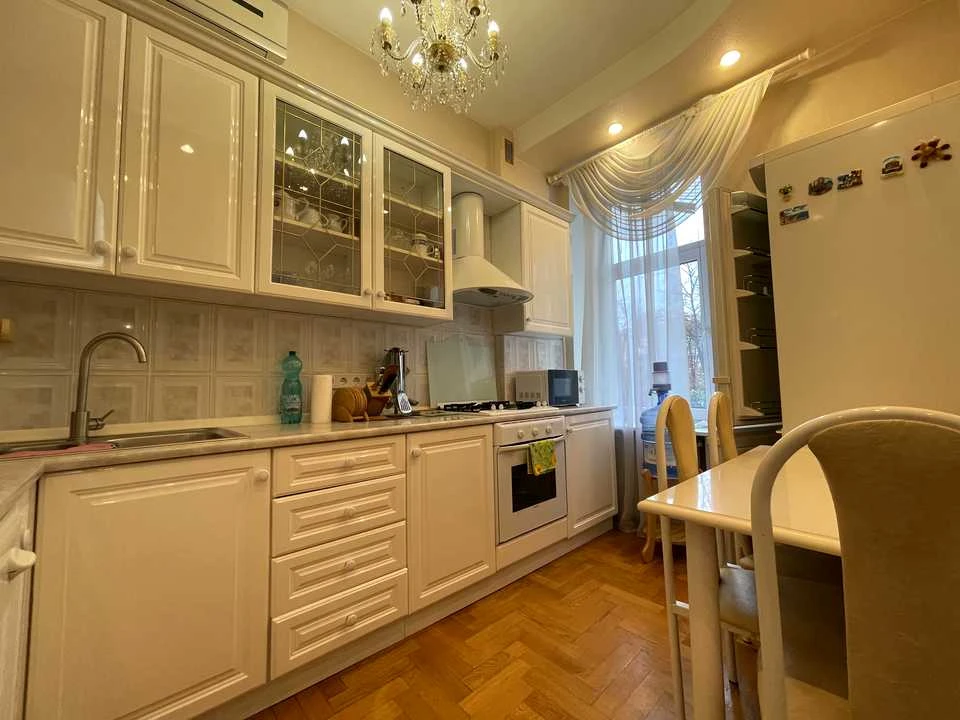 Квартира. Київ, Пилипа Орлика вул.