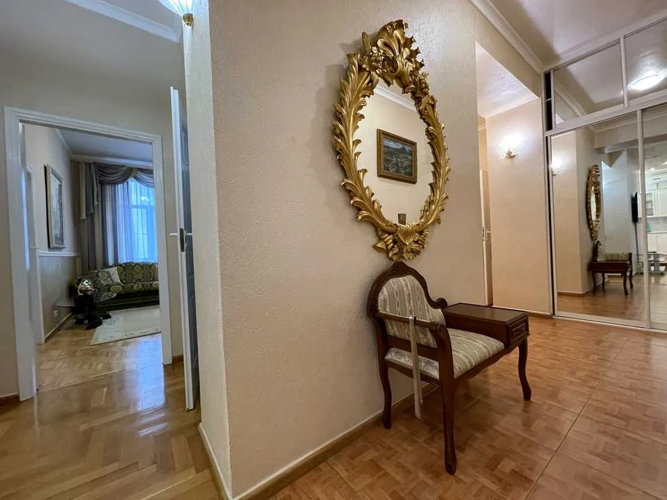 Квартира. Київ, Пилипа Орлика вул.
