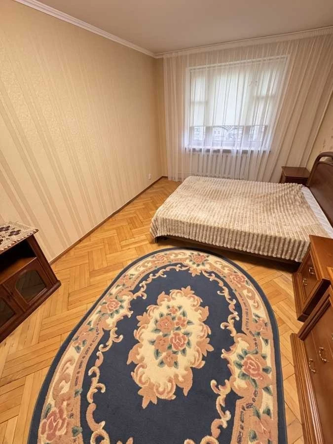 Оренда 3-кімнатної квартири 89 м², Героїв Сталінграда просп.