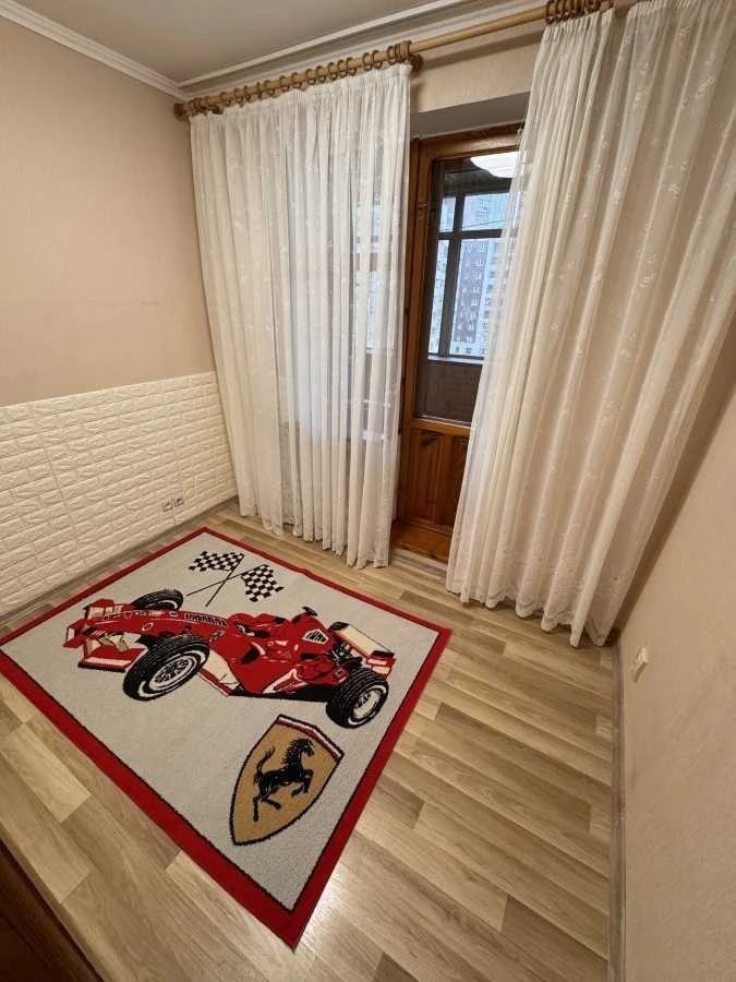 Оренда 3-кімнатної квартири 89 м², Героїв Сталінграда просп.