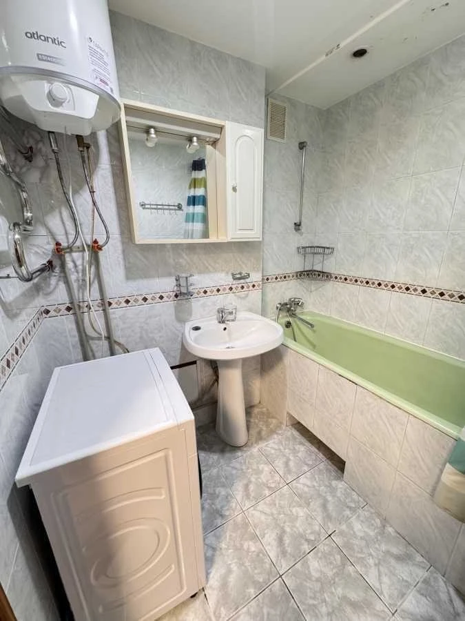 Оренда 3-кімнатної квартири 89 м², Героїв Сталінграда просп.