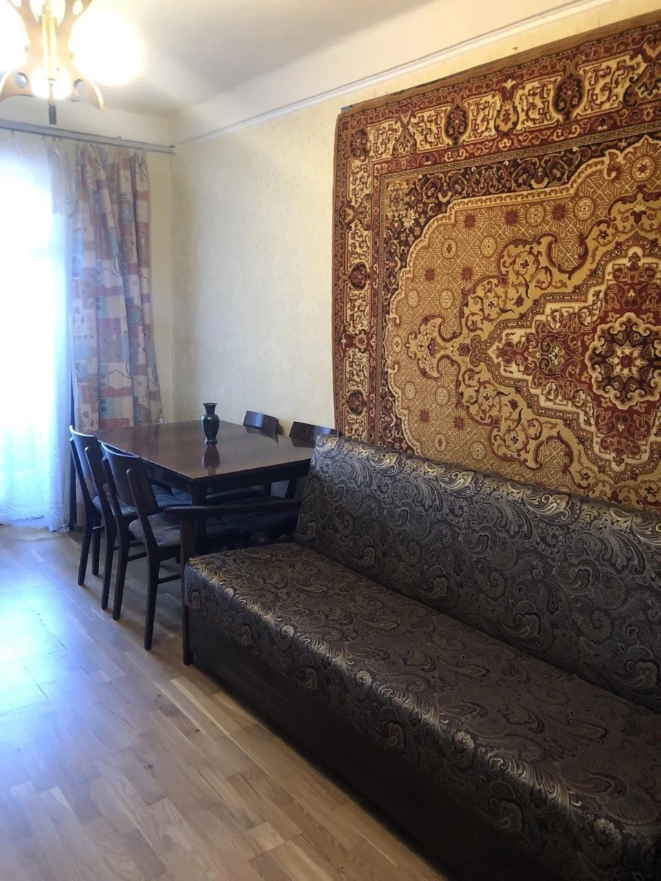 Здам 3 окремі Лісова Мілютенка кінотеатр Кіото акуратнаа