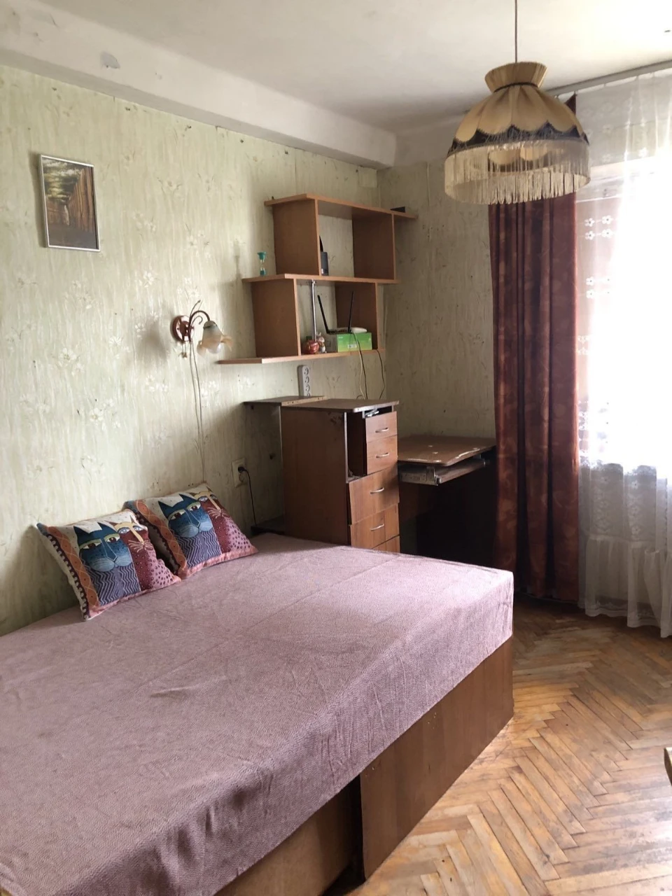 Здам 3 окремі Лісова Мілютенка кінотеатр Кіото акуратнаа