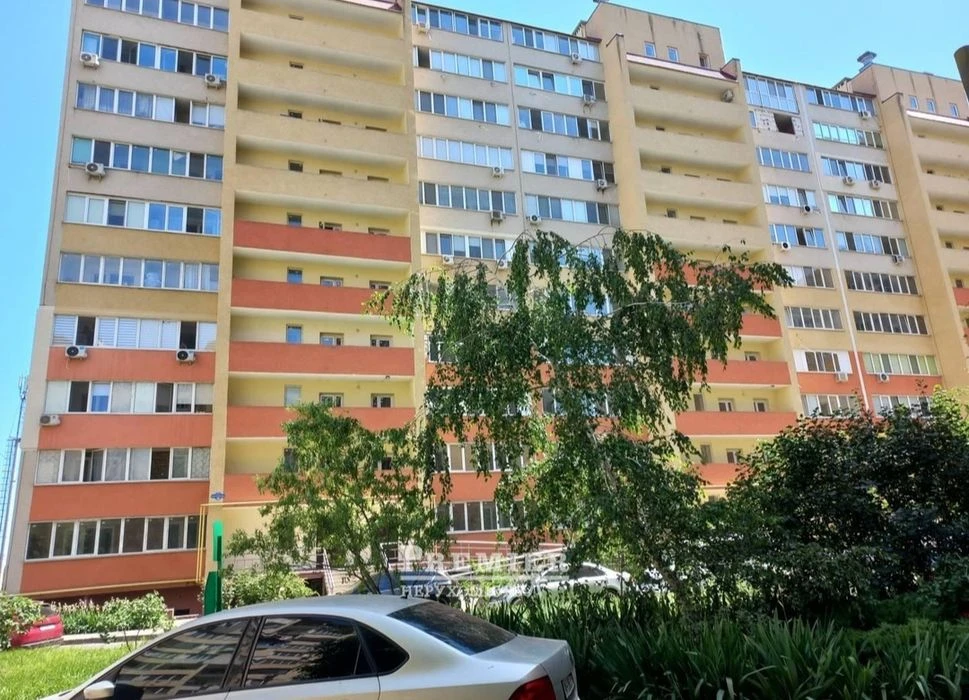 Продаётся 2-комнатная квартира в новом сданном кирпичном доме.