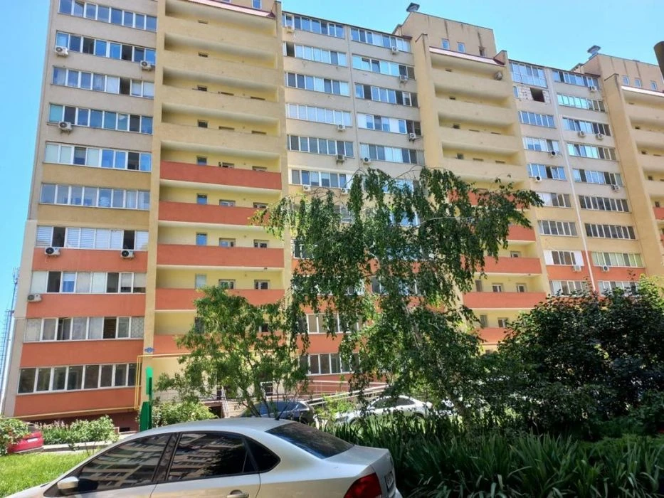 Продаётся 2-комнатная квартира в новом сданном кирпичном доме.