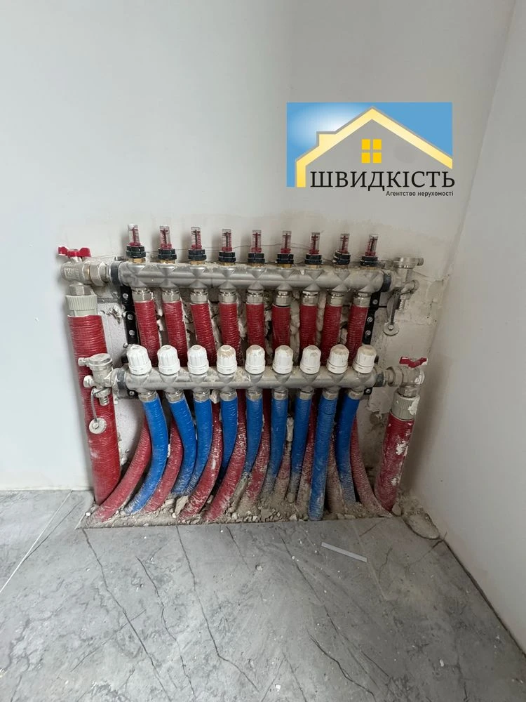 && Будинок з чорновими роботами