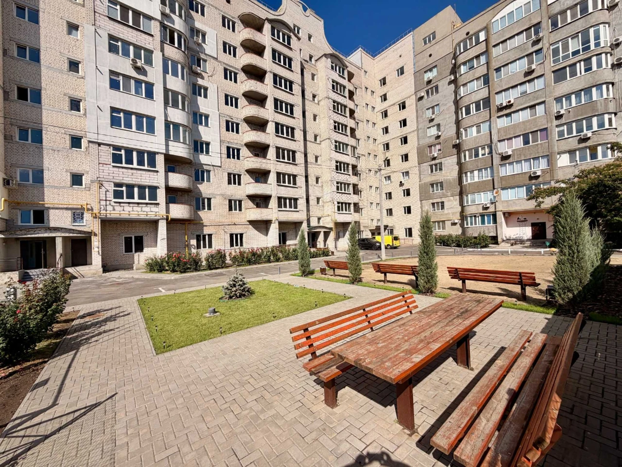 Продаж просторої 3-кімнатної квартири н Садовій!