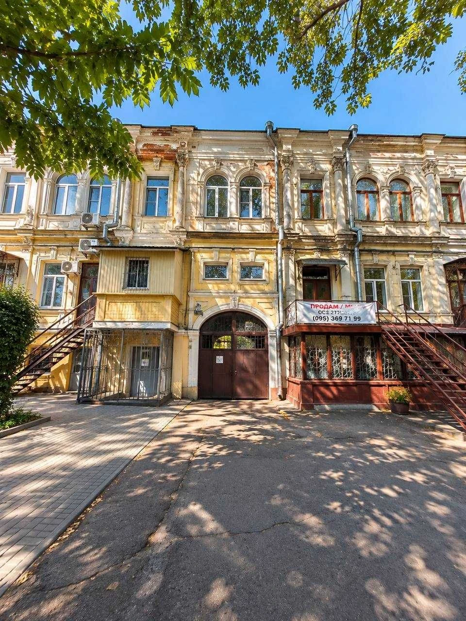 Трикімнатна квартира в центрі. Вул.Маріупольська