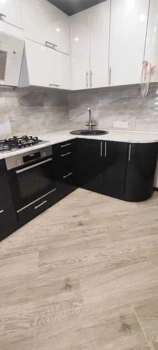 Продам 1кімнатну квартиру в центрі міста, біля Казки. Євроре