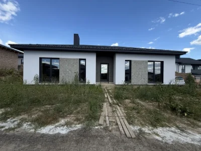 Окремий будинок на мастві Макарова