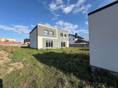 3-кімнатний котедж 110 м² з гаражем та 5 сотками у масиві Ма