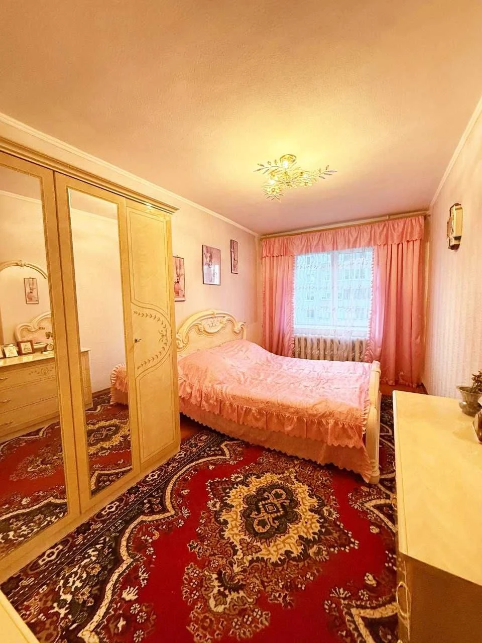 Продаж 3-кімнатної квартири по вул. Івана Сірка