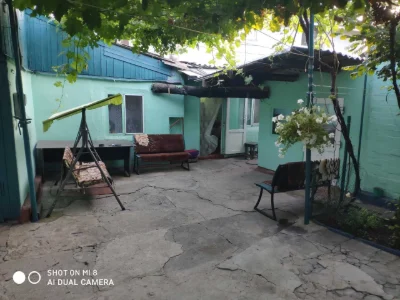 Свій двір, гараж і окрема кухня — будинок у Миколаєві.