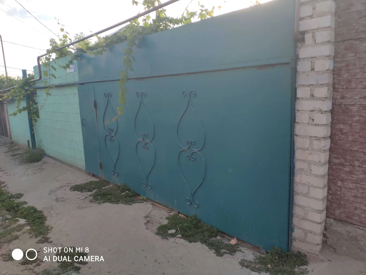 Будинок 4 кімнати + літня кухня + гараж, свій двір, всі кому