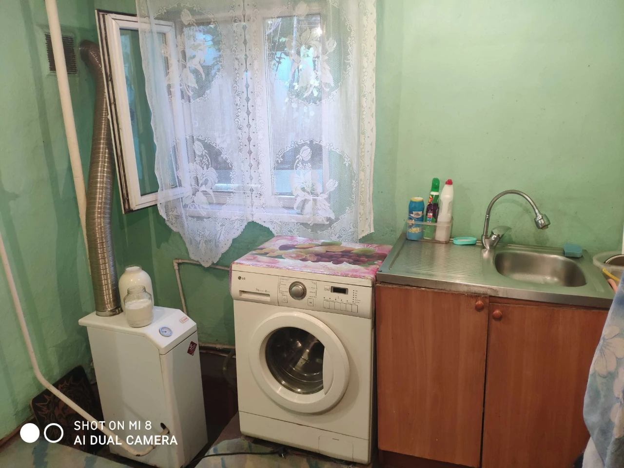 Будинок 4 кімнати + літня кухня + гараж, свій двір, всі кому