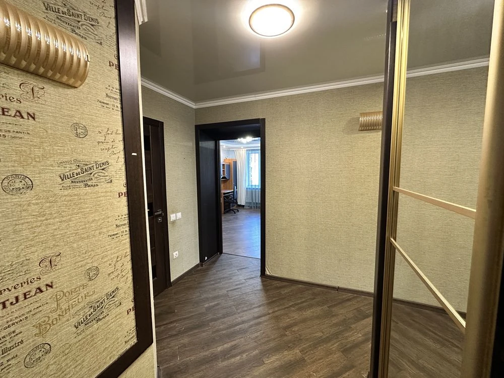Продаж двоповерхової квартири на Кондратьєва Є-віновлення, Є