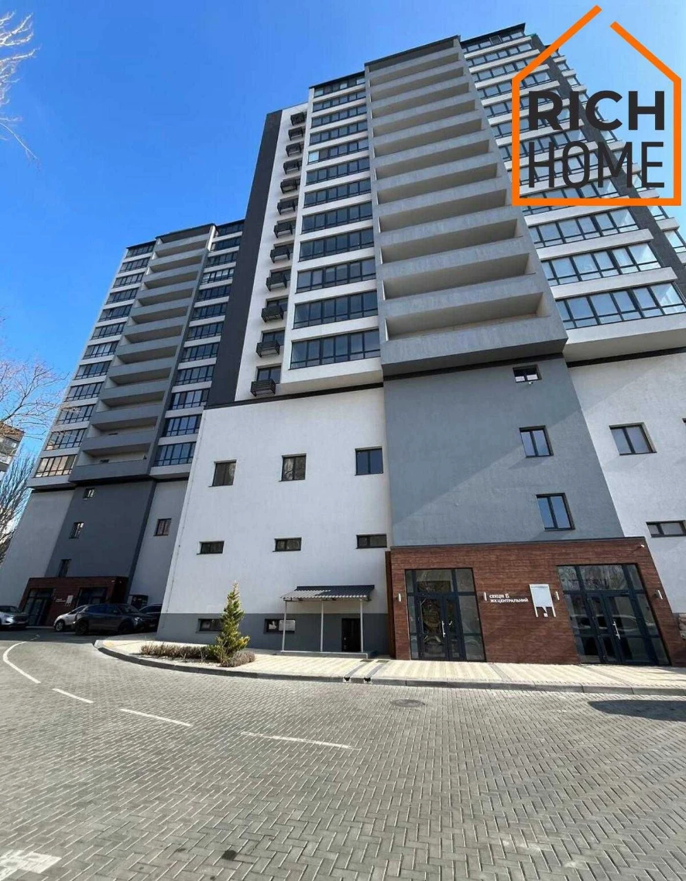 Продаж 1к квартири • 56 м² • 8/15 поверх • ЖК "Центральний"