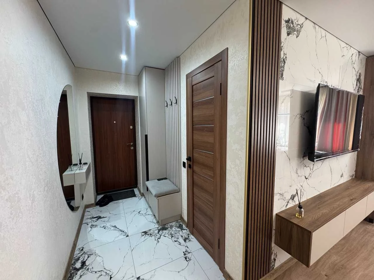 Продаю 3 комнатную квартиру в Лесках (2 КП)и1