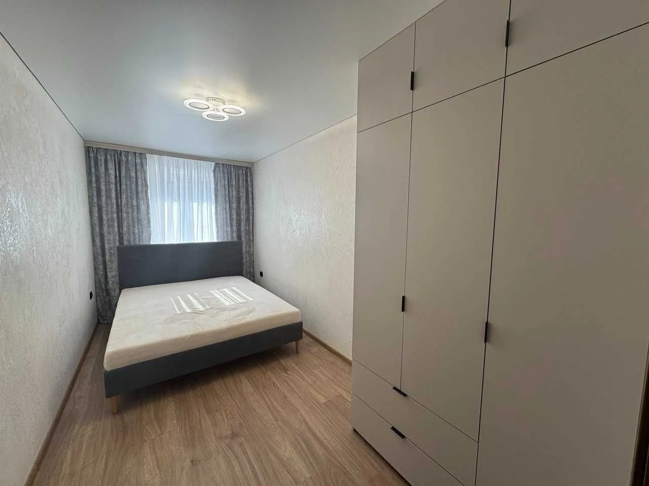 Продаю 3 комнатную квартиру в Лесках (2 КП)и1