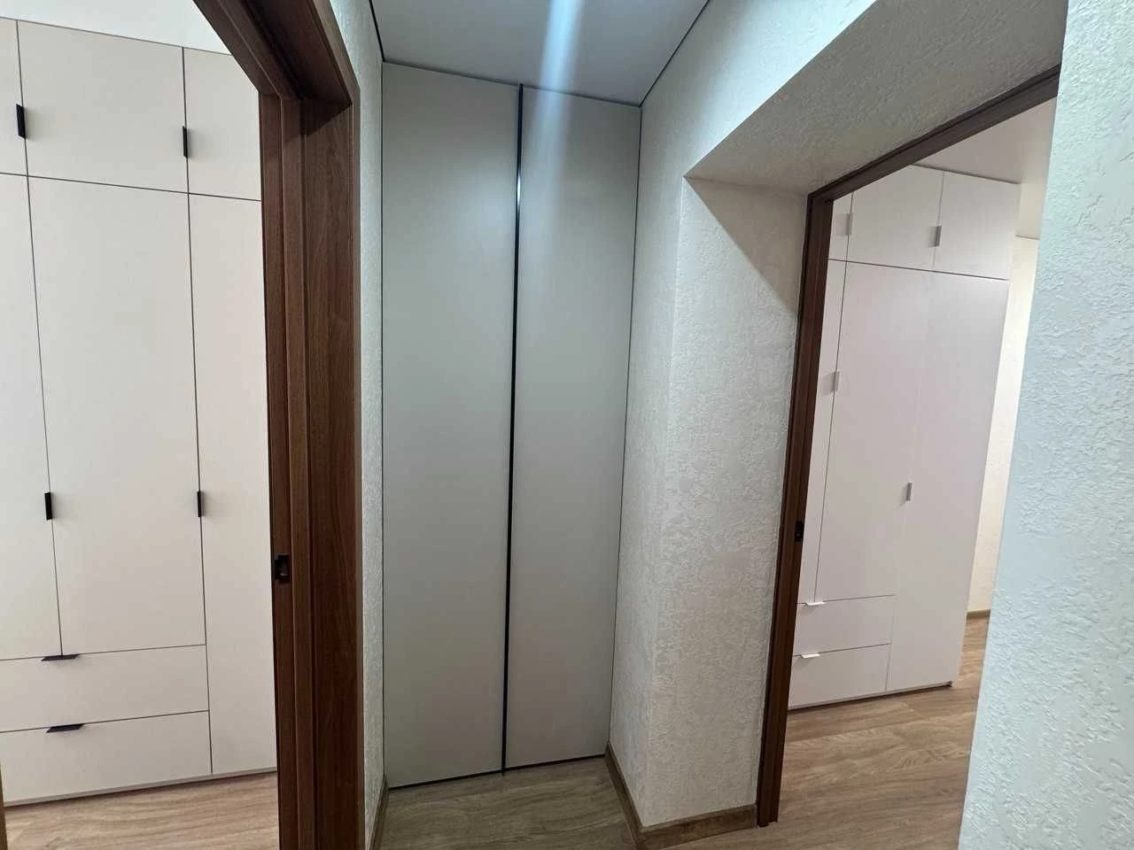 Продаю 3 комнатную квартиру в Лесках (2 КП)и1