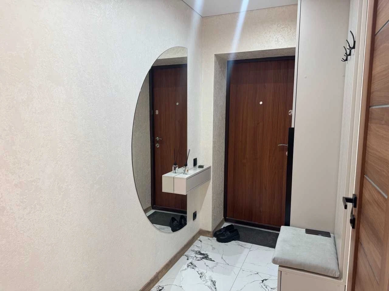 Продаю 3 комнатную квартиру в Лесках (2 КП)и1