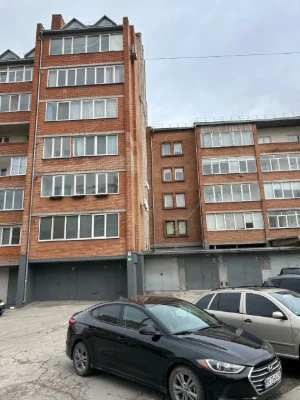 3-х вул.Квітки Цісик  4пов 116м-118тис.дол