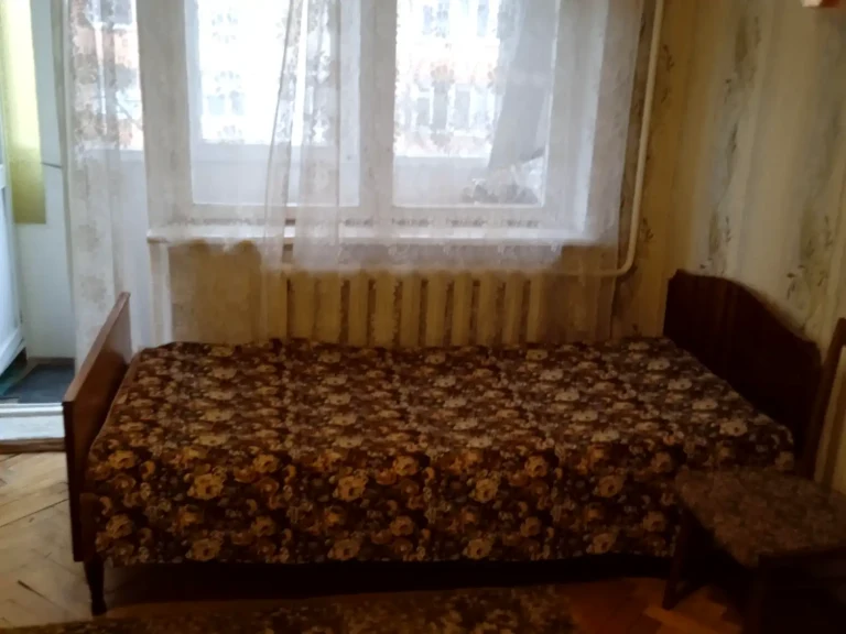 Оренда квартири 2-кімн. 48 м² 2/10 пов.