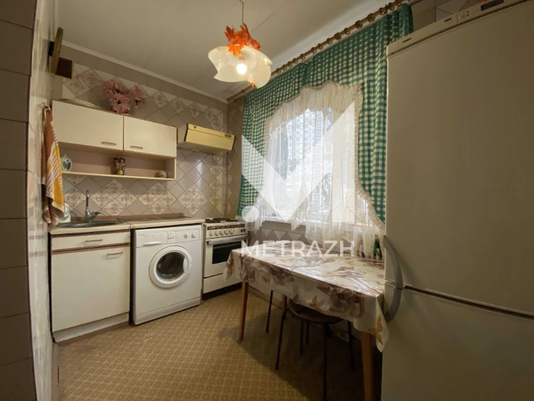 75131 Продам 2 комнатную квартиру на улице Ахсарова